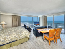 Daytona Beach Resort - Corner Studio - Panoramic View !!