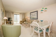 HA508 - Top floor 1/1 condo with beautiful ocean views