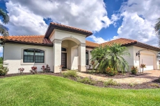 Alluring Waterfront Cape Coral Home w/Lanai & Dock