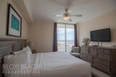 Beautiful Condo w/ WiFi, Great Balcony Views, Resort Gym & Pool Access