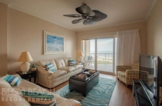 Beachfront Suite w/ WiFi, Balcony, Grill, Pool & Fitness Center Access