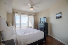 Beach View Condo w/ WiFi, Resort Pool & Fitness Center Access