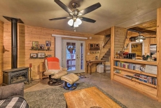 Munds Park Cabin w/Furnished Deck & Fire Pit!