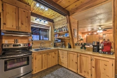 Munds Park Cabin w/Furnished Deck & Fire Pit!