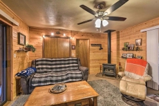 Munds Park Cabin w/Furnished Deck & Fire Pit!