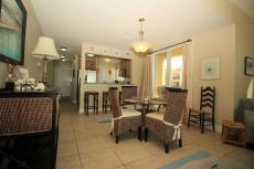 Beachfront Gulf Coast Condo with View of Beach & Pool