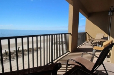 Beachfront Gulf Coast Condo with View of Beach & Pool