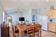 Salty Dawg Shores: Quaint Home In Town-Walk, Boat Parking, Deck/Patio