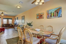 Nacho House: BeautifulPool, Pets, Close to Beach, Ocean Breeze, Garage Access