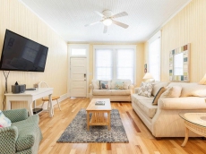 Sea View Cottage: 6 BR / 5 BA home in Tybee Island, Sleeps 20