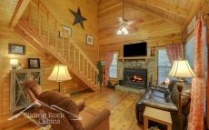 Ellijay River! Tubing! hot tub, pet friendly, fenced, flat yard