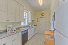 Cheerful Large Family Home in East Beach Neighborhood with Pool and Close to Beach!