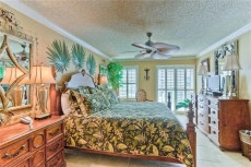 Oceanfront Condominium Great for Small Families with Pool, Beach Access, Fitness Center.