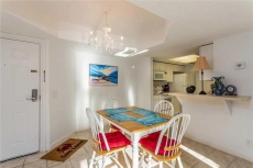 Enjoy Fun in the Golden Isles! Spacious and Oceanfront Condo Great for Small Families