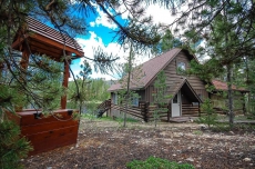 Coyote Cabin - Charmingly Authentic Cabin Right On Sun Valley Lake!