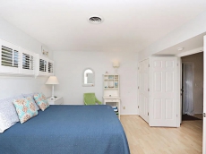 4303W: Updated Sea Colony West getaway! Stroll to private beach, pools, tennis ...