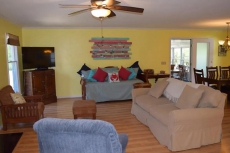 QUICK WALK TO BEACH! CUTE 3BR DOWNTOWN REHOBOTH BEACH HOME DOG PERMITTED