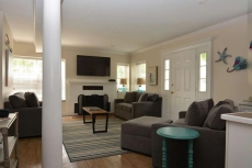 Very Spacious Pet Friendly Beach Home Enjoy Dewey & Rehoboth Beach Quick Bike Ride or Walk Sleeps 12