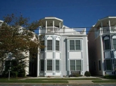 13b Maryland Ave.: 6 BR / 5 BA in Rehoboth Beach, Sleeps 14