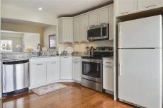 LINENS & DAILY ACTIVITIES INCLUDED*! MINI-WEEKS OFF SEASON! Relax in this quiet cozy 3 Bedroom, 2.5 bath townhouse,located in popular Port Lewes with a community pool and tennis courts.