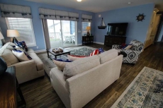 Beach comfort-lovely home steps from waterfront, beach, pools, pet friendly!