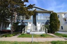 OCEAN BLOCK LOCATION! MERE STEPS TO BEACH AND BOARDWALK IN REHOBOTH BEACH!