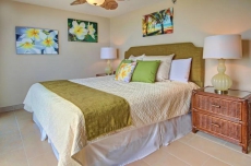 Deluxe ~ 2 bedroom/2 bath fully Ocean Front w/Full Kitchen & W/D