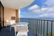 Ocean Front @ Great Price-8th Floor- Listen to Ocean from the Master Bedroom