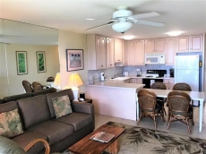 Oceanfront 1BD Sunset View Condo in Central Kihei