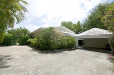 Senderlea - Derricks, St. James - 2 Bedrooms - Beachfront