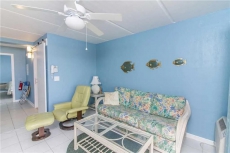 Beacher's Lodge 206, 1 Bedroom, Sleeps 4, Beach Front, Pool, Elevator