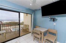 Beacher's Lodge 206, 1 Bedroom, Sleeps 4, Beach Front, Pool, Elevator