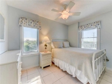 Ocean Eight 104, 3 Bedrooms, Sleeps 7, Ocean Front, Pool, WiFi