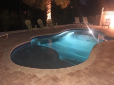 POOL 1 Bed SEA HORSE Walk to beach