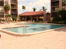 Siesta Breakers Pool Area Facing East