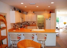 Fantastic Beach View - Convenience & Comfort at Beach House for Family Fun.