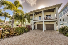 Ocean Pearl. OCEAN PEARL PRIME LOCATION 3/2/POOL 2 MINUTE WALK TO BEACH!