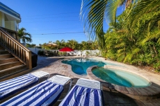 Starfish Isle. 4 bed 3 bath Heated pool & spa SONOS Sound System Close to